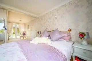 2 Leslie Hill CrescentImage 13