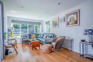 3 Regency ParkImage 10