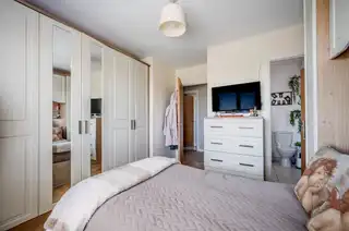 7 Cotswold GardensImage 15