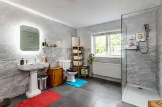 9 BroadwayImage 15
