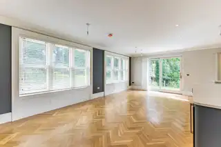 110 Shore RoadImage 16