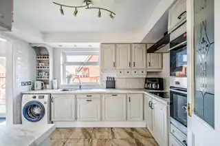 1 Woodford GrangeImage 8