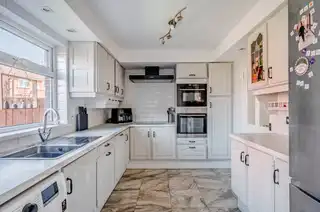 1 Woodford GrangeImage 9