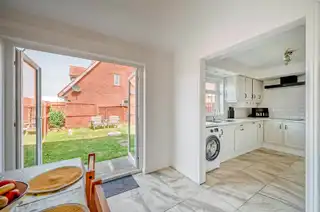 1 Woodford GrangeImage 11