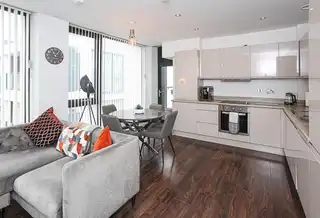 Apt 14 124 High StreetImage 5