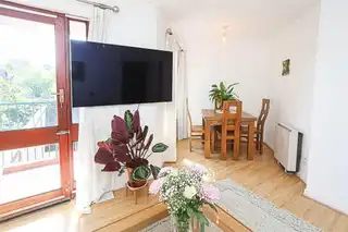3 O'neills PlaceImage 5