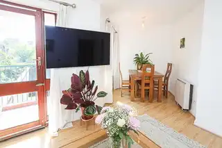 3 O'neills PlaceImage 5