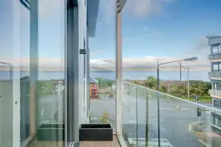 Apt 2.5 36 Shore RoadImage 19