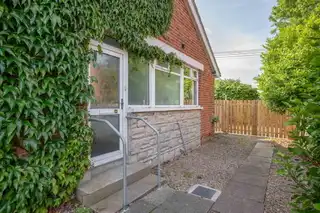 8 Innisfayle ParkImage 2