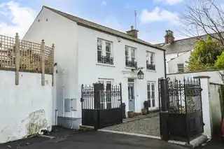 Image 1 for 1 Victoria Close