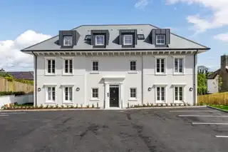 Image 1 for 7 Ballymullan Manor