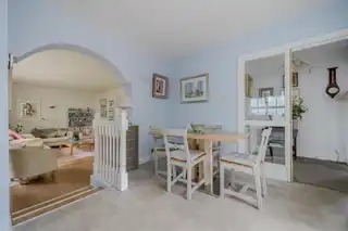 Apt 4 Wood LodgeImage 7