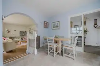 Apt 4 Wood LodgeImage 7