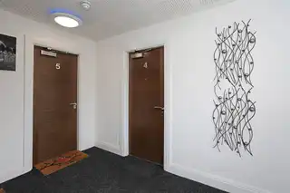 Apt 4Image 5