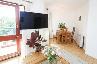 3 O'neills PlaceImage 5