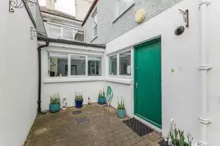 7 Dufferin VillasImage 27