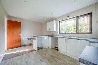 9 Hanover DaleImage 8