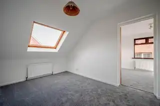 9 Hanover DaleImage 18