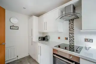 Flat 2 244 Clandeboye RoadImage 11