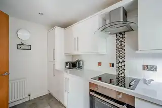 Flat 2 244 Clandeboye RoadImage 11