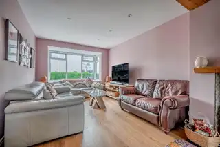 71 Victoria RoadImage 11