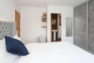 24 Walmer GroveImage 24