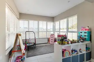 14 Rowanvale CrescentImage 8