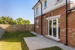 14 Rowanvale CrescentImage 20