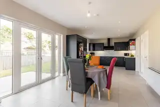 14 Rowanvale CrescentImage 5