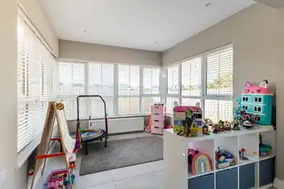 14 Rowanvale CrescentImage 8