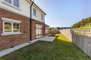 14 Rowanvale CrescentImage 18