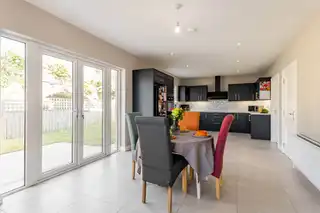 14 Rowanvale CrescentImage 5