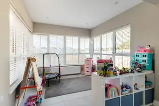 14 Rowanvale CrescentImage 8