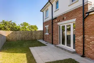 14 Rowanvale CrescentImage 20