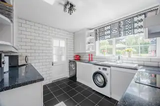 6 Seymour AvenueImage 11