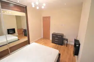 88 Olympia DriveImage 12