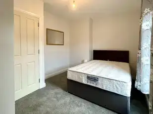 32 Olympia DriveImage 16
