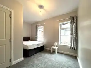 32 Olympia DriveImage 20