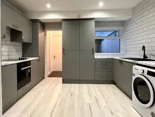 32 Olympia DriveImage 12