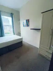 2 10 Eglantine AvenueImage 5