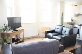 2 79 Malone AvenueImage 2