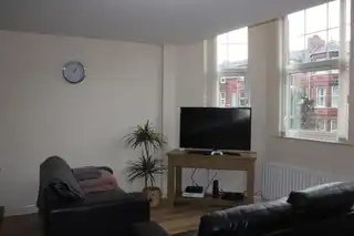 2 79 Malone AvenueImage 4