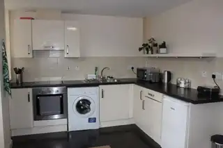 2 79 Malone AvenueImage 3