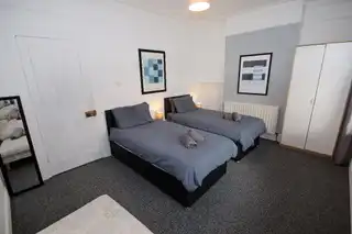 200 Ravenhill AvenueImage 10