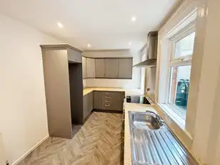 200 Ravenhill AvenueImage 6