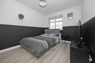 385 Belvedere ManorImage 16