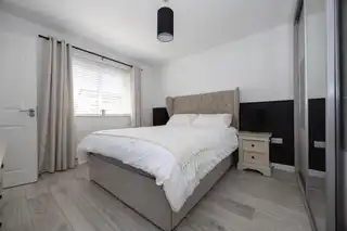 385 Belvedere ManorImage 18