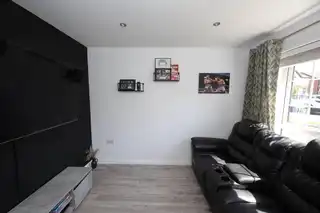 385 Belvedere ManorImage 8