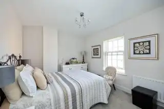 15 Tarry WoodImage 28