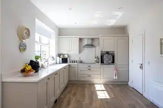 15 Tarry WoodImage 10